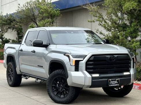 Used 2023 Toyota Tundra SR5 AWD/4WD image 2