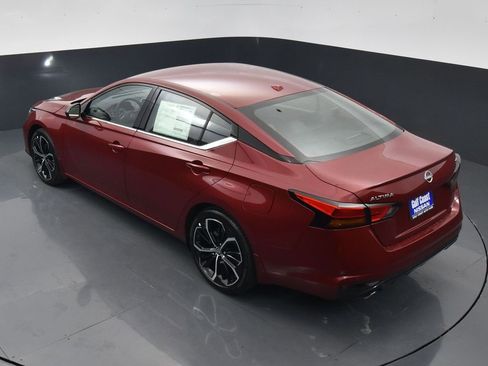 Certified 2025 Nissan Altima 2.5 SR image 34