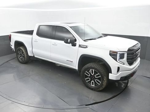 Used 2025 GMC Sierra 1500 AT4 w/ AT4 Premium Package AWD/4WD image 13