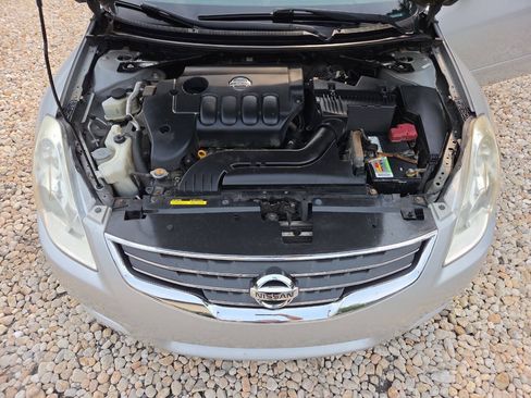 Used 2011 Nissan Altima 2.5 SL w/ Technology Pkg FWD image 12
