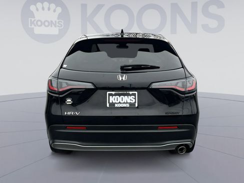 Used 2023 Honda HR-V Sport image 5
