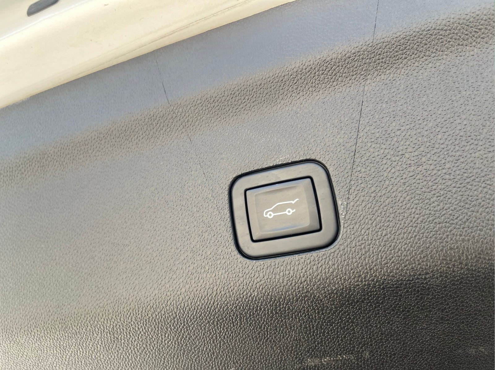 Used 2023 GMC Yukon XL Denali Ultimate w/ LPO, Floor Liner Package AWD/4WD image 42