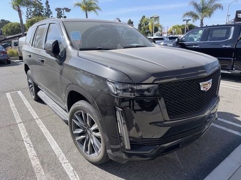 Used 2023 Cadillac Escalade Sport image 3