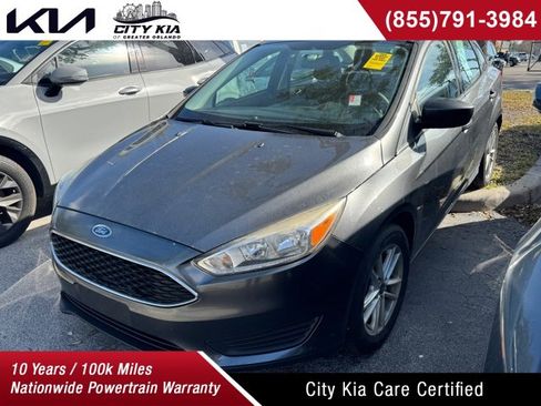 Used 2018 Ford Focus SE image 1