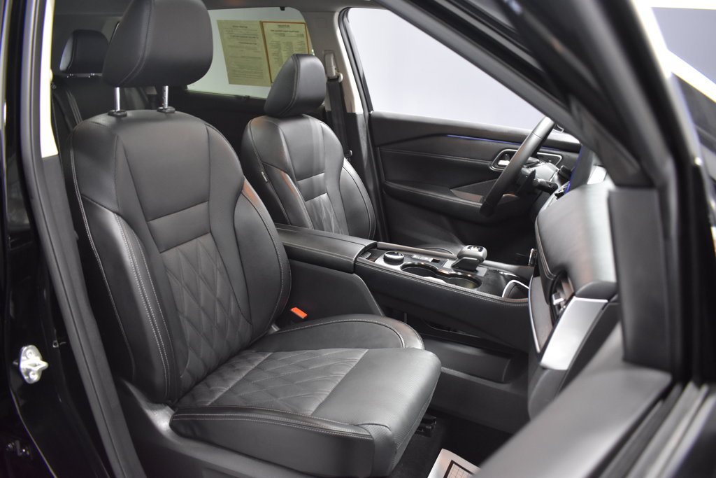 Certified 2026 Nissan Rogue Platinum w/ Tech Package AWD/4WD image 14