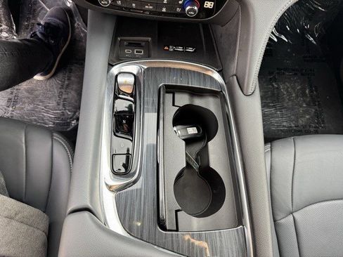 Used 2024 Buick Enclave Premium image 22