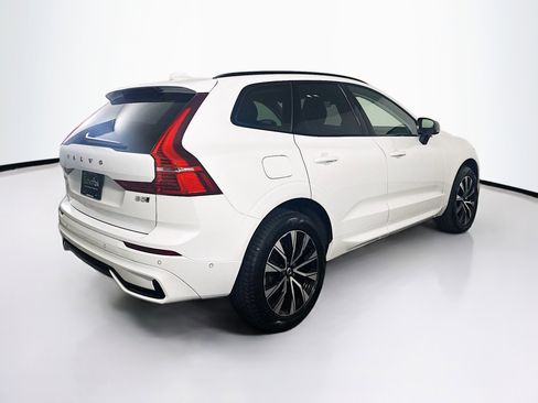 Used 2025 Volvo XC60 B5 Plus image 5