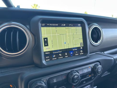 Used 2023 Jeep Wrangler Unlimited Rubicon 4xe AWD/4WD image 12