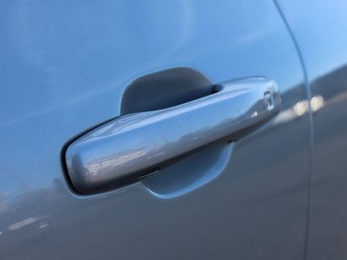 Used 2025 Volvo XC60 B5 Plus image 9