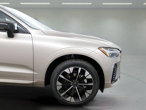 New 2026 Volvo XC60 B5 Plus w/ Protection Package Premier image 13