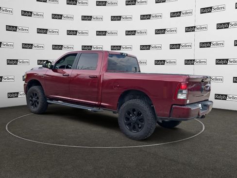 Used 2022 RAM 2500 Big Horn w/ Night Edition AWD/4WD image 4