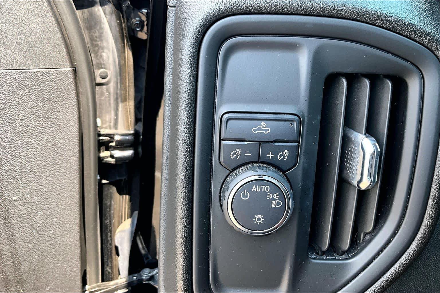 Used 2024 Chevrolet Silverado 1500 Custom RWD image 34