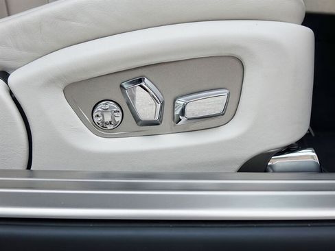 Used 2016 Rolls-Royce Wraith RWD image 14