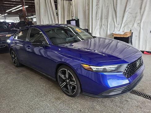Used 2023 Honda Accord Sport image 3