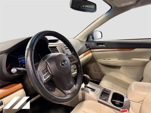 Used 2013 Subaru Outback 2.5i Limited w/ Moonroof Pkg image 9