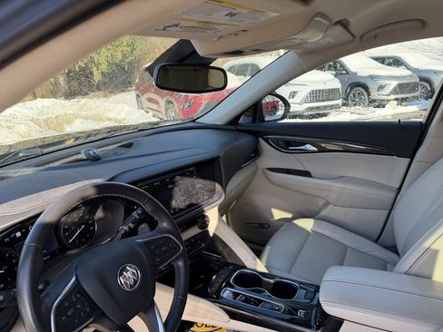 Used 2021 Buick Envision Essence w/ Technology Package I image 17