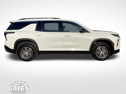 Used 2024 Chevrolet Traverse LT FWD image 10