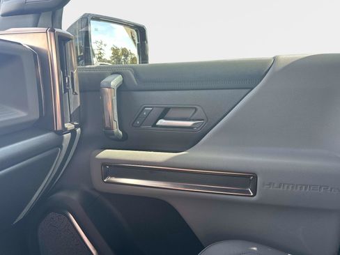 Used 2025 GMC Hummer EV 2X image 20