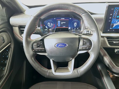 Used 2025 Ford Explorer ST-Line w/ ST-Line Street Pack AWD/4WD image 18