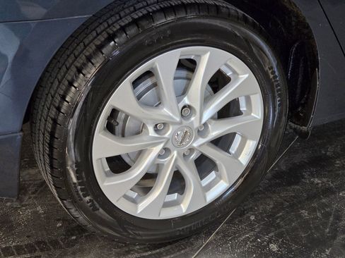 Used 2017 Nissan Sentra SV w/ Style Package image 16