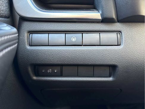 Used 2023 Nissan Rogue SV image 25