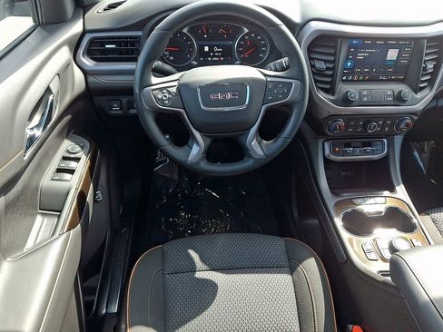 Used 2023 GMC Acadia AT4 image 12