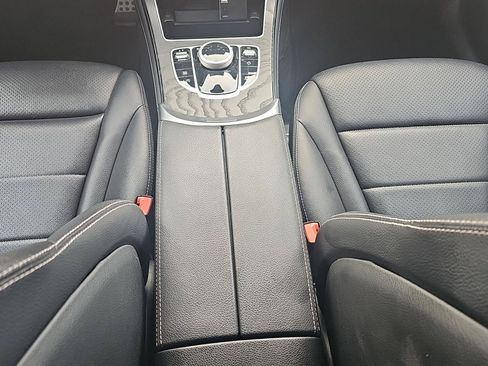 Used 2019 Mercedes-Benz GLC 300 4MATIC image 15