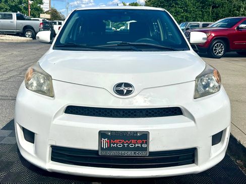 Used 2013 Scion xD image 4