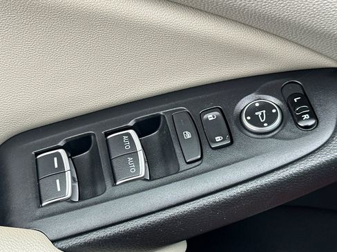 Used 2019 Honda Accord EX image 14