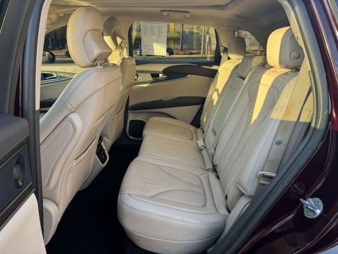 Used 2019 Lincoln Nautilus Reserve w/ Cargo Utility Package image 10