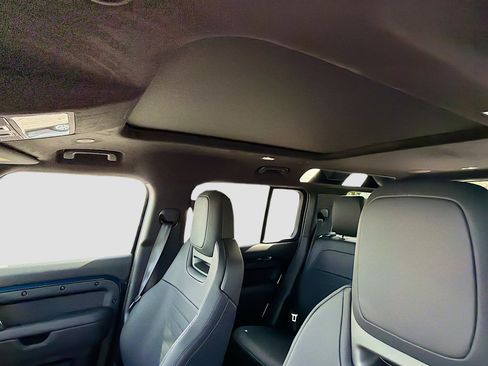 New 2026 Land Rover Defender 110 OCTA image 25