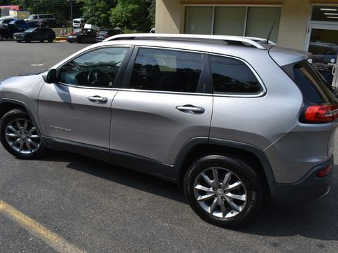 Used 2018 Jeep Cherokee Limited AWD/4WD image 7