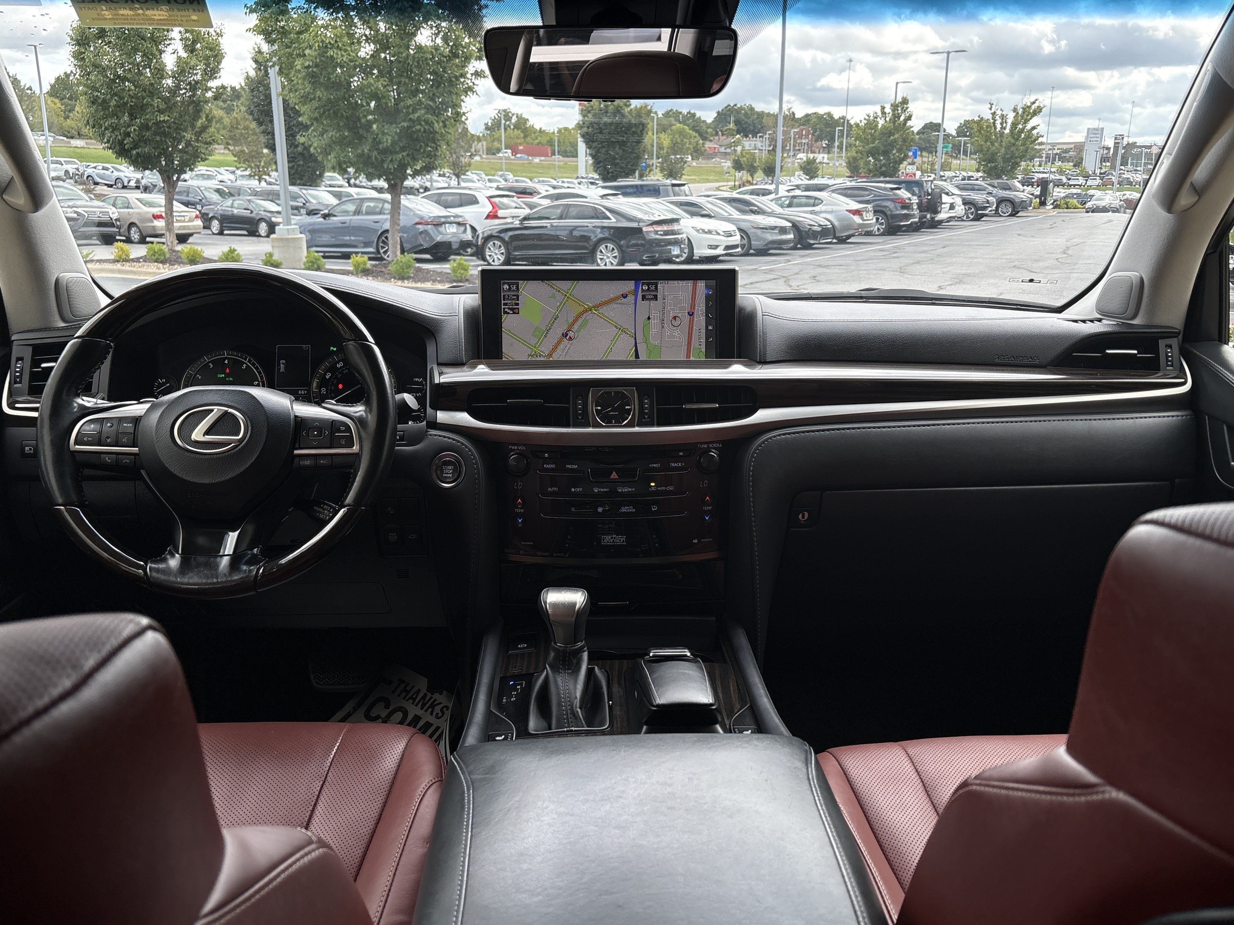 Used 2021 Lexus LX 570 4WD w/ Luxury Package image 29