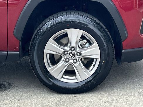 Used 2023 Toyota RAV4 XLE image 33