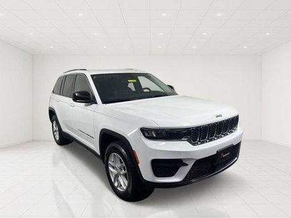 Certified 2023 Jeep Grand Cherokee Laredo w/ Luxury Tech Group I