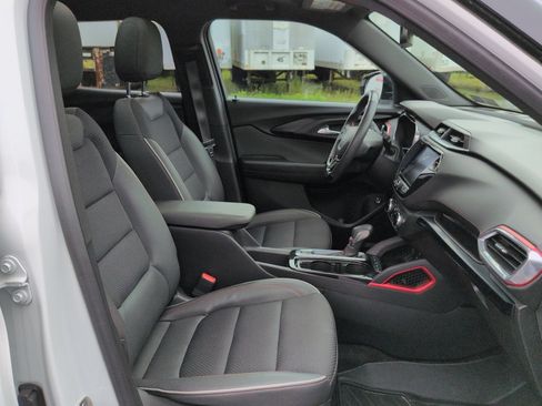 Certified 2023 Chevrolet TrailBlazer RS w/ Sun and Liftgate Package AWD/4WD image 28