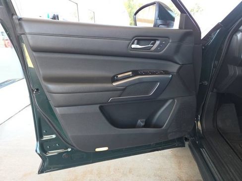 Used 2022 Nissan Pathfinder SL AWD/4WD image 46