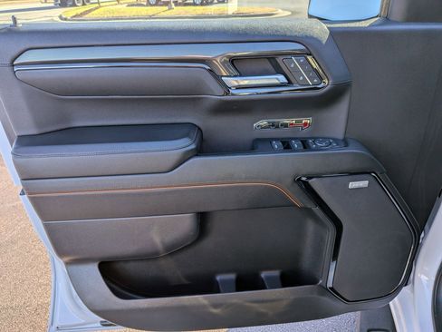 Used 2023 GMC Sierra 1500 AT4 w/ AT4 Preferred Package image 11