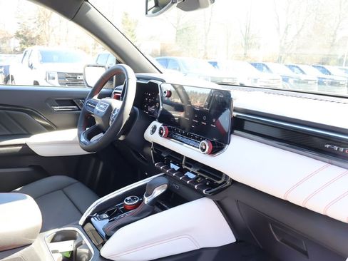 New 2026 GMC Canyon AT4X w/ AT4X AEV Edition AWD/4WD image 40