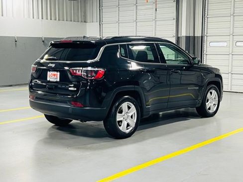 Used 2022 Jeep Compass Latitude FWD image 17