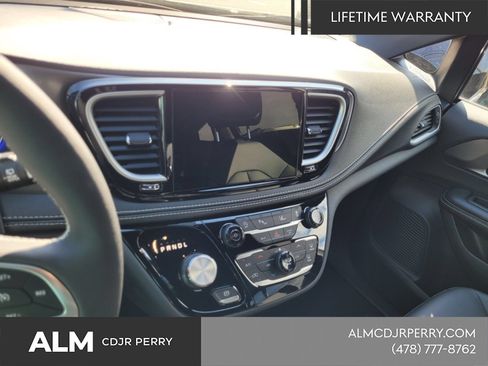 New 2026 Chrysler Pacifica Select FWD image 20