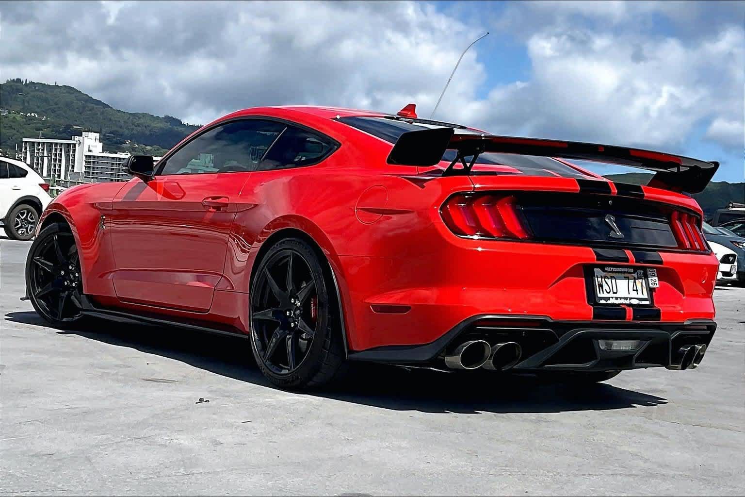Used 2022 Ford Mustang Shelby GT500 w/ Carbon Fiber Track Pack RWD image 4