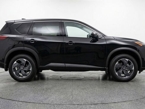 Used 2025 Nissan Rogue SV AWD/4WD image 11