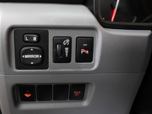 Used 2011 Toyota 4Runner SR5 image 27