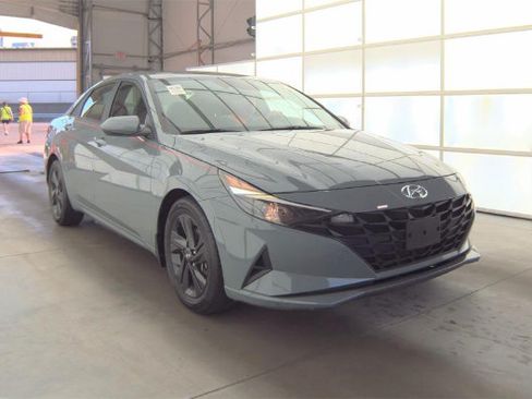Used 2023 Hyundai Elantra SEL FWD image 3