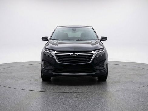 Used 2025 Chevrolet Equinox LT image 2