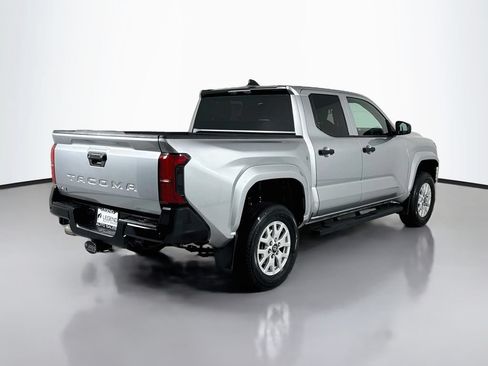 Used 2024 Toyota Tacoma SR w/ SR Upgrade Package AWD/4WD image 4