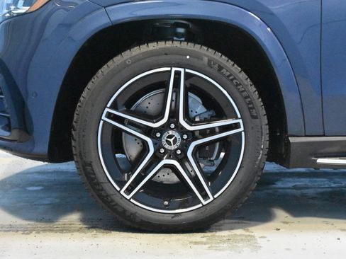 New 2026 Mercedes-Benz GLS 450 4MATIC image 23