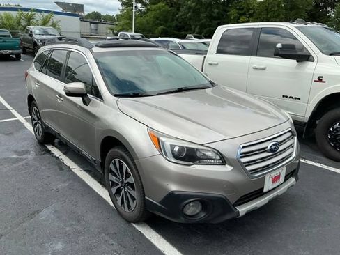 Used 2017 Subaru Outback 2.5i Limited AWD/4WD image 4