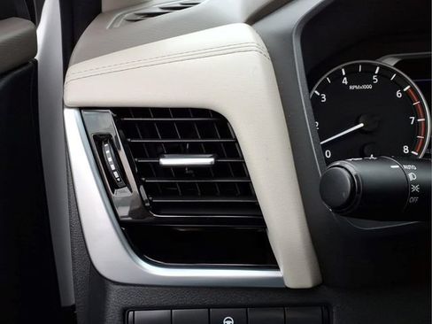 Certified 2023 Nissan Rogue SL AWD/4WD image 22